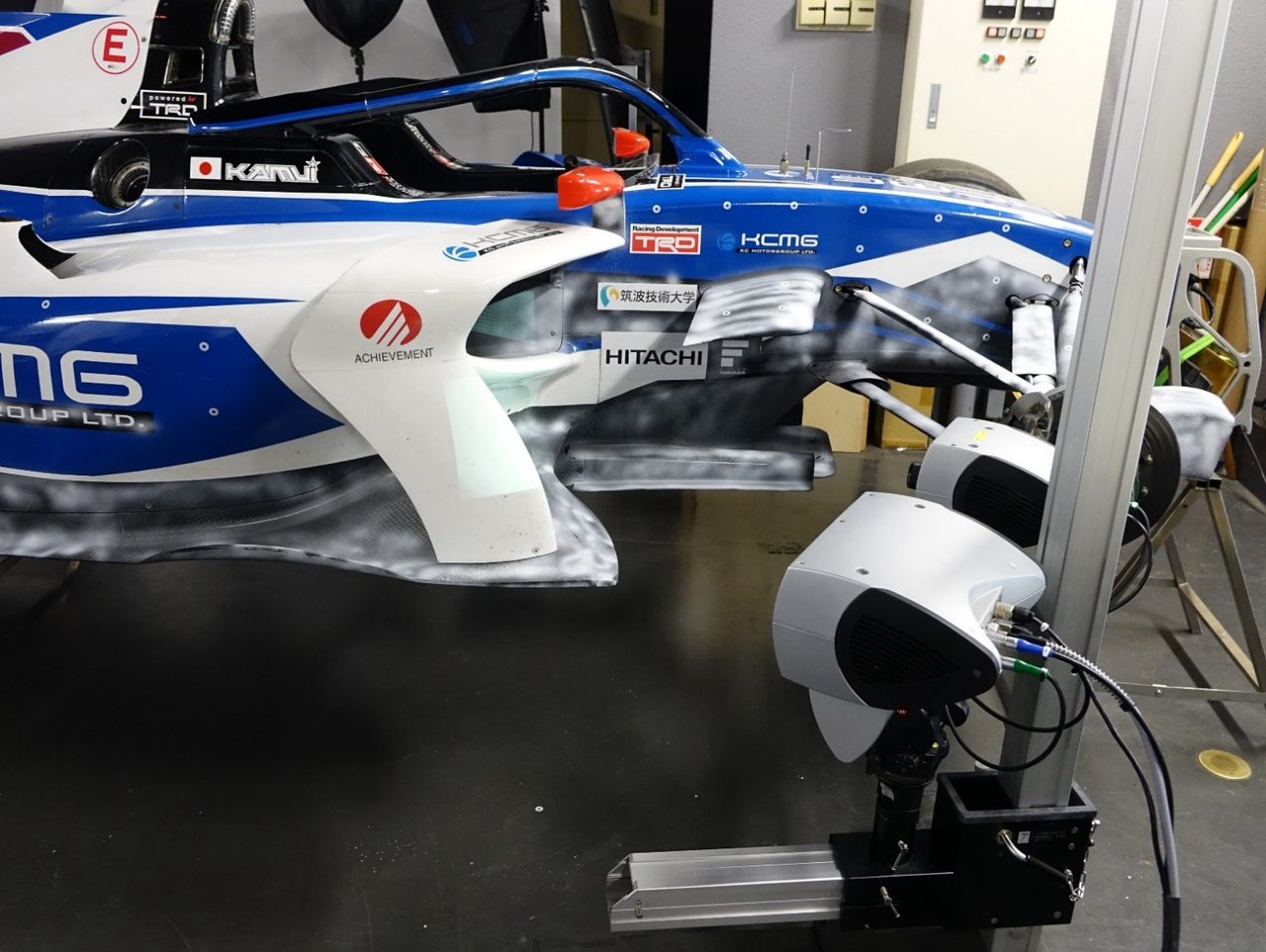 CFRP（カーボン繊維）部分の３D計測の様子
